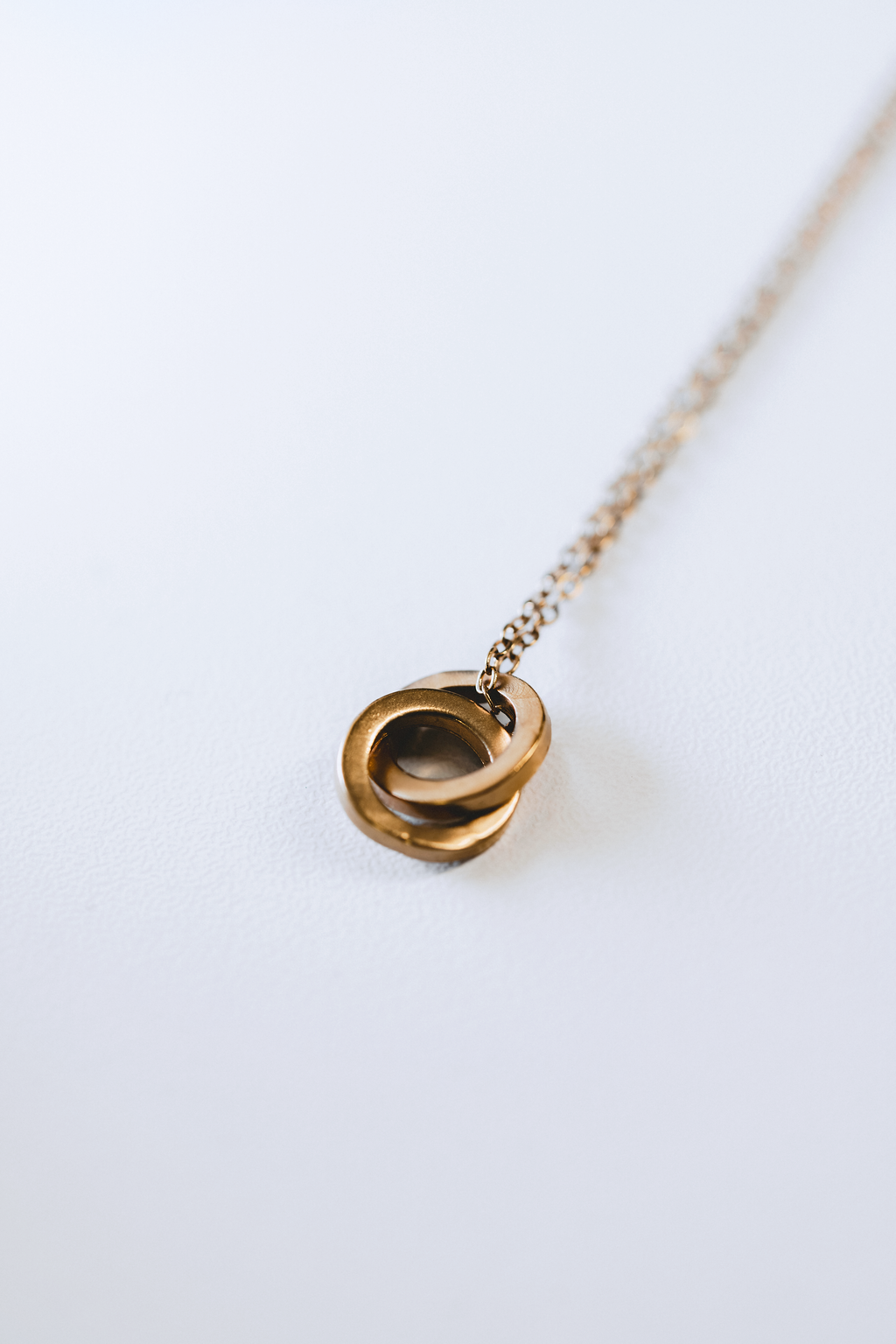 Collier cercles entrelacés